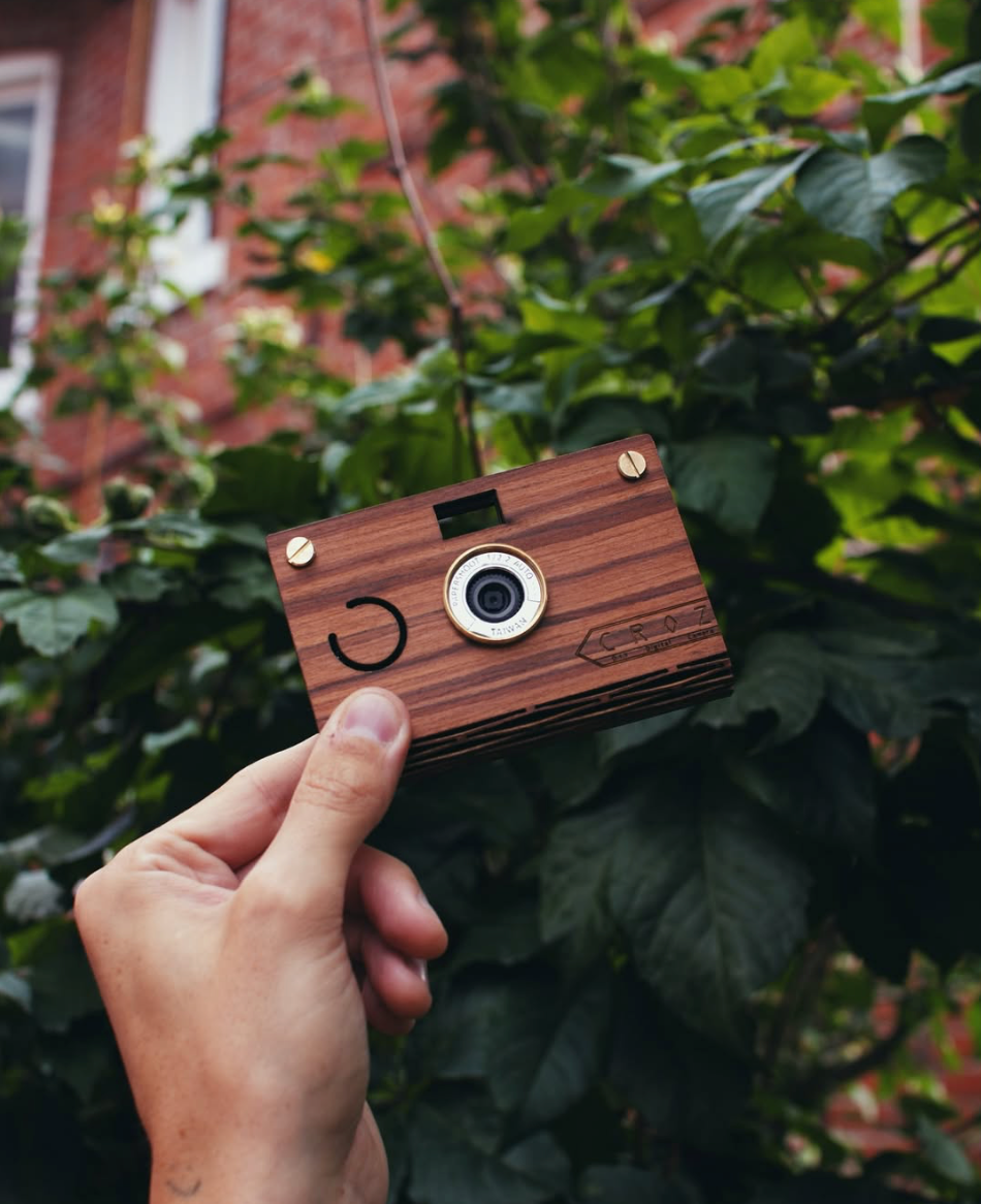 Gift Ideas for Travellers: Paper Shoot Camera