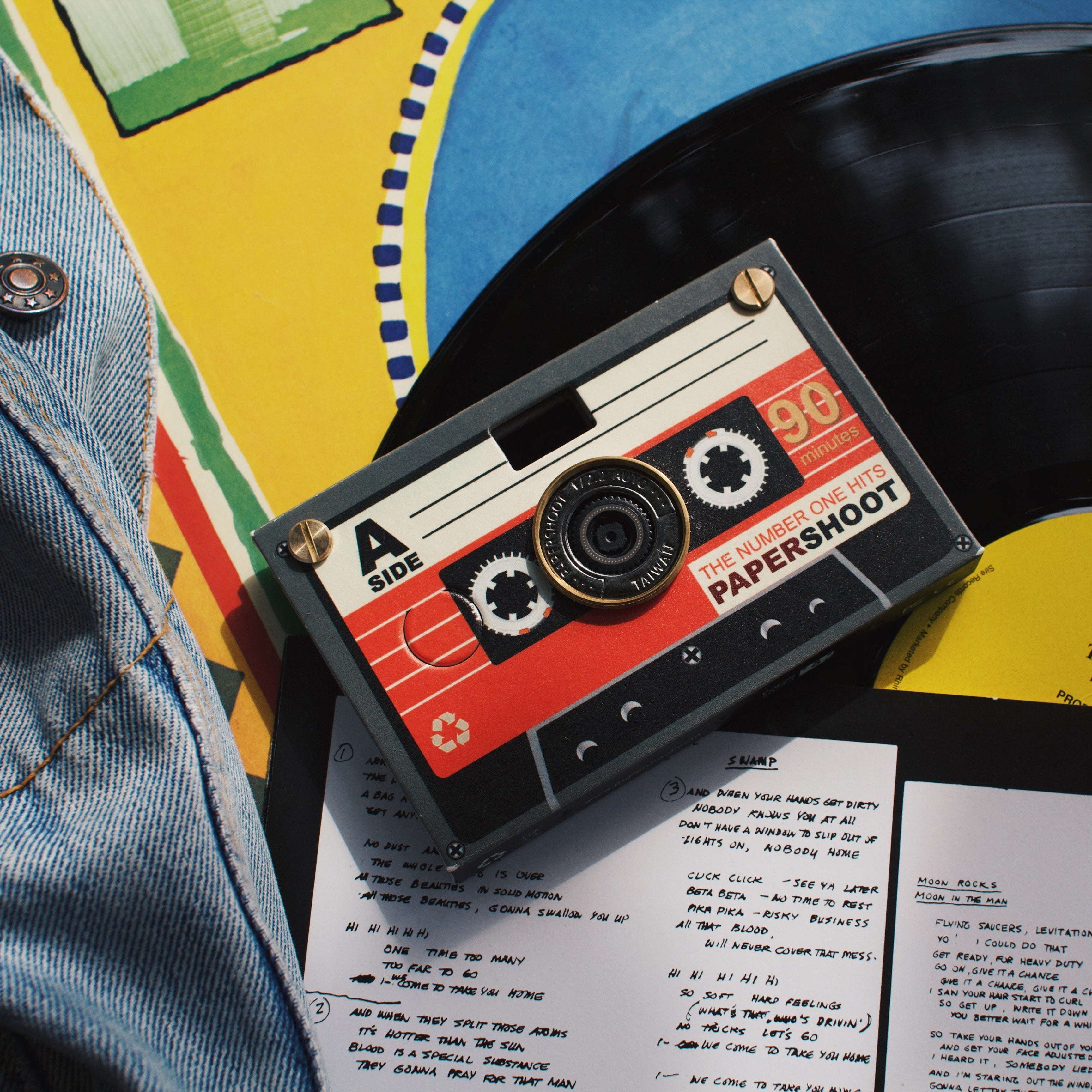 RetroWave Paper Camera