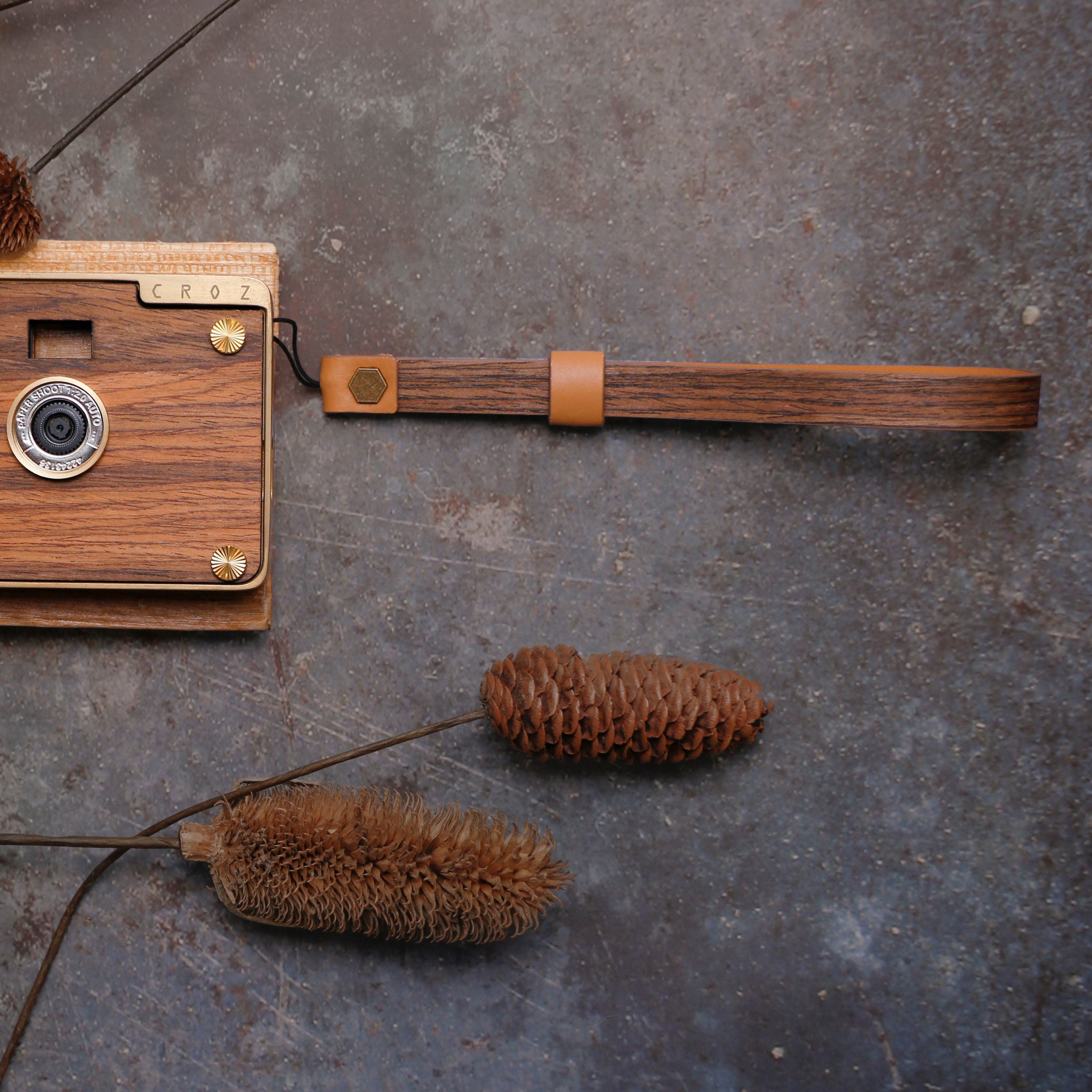 Woodgrain Pattern Strap