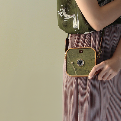 Thinkk&Shoot  Case :: The Leaf